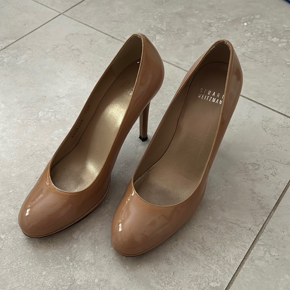 Stuart Weitzman nude pumps